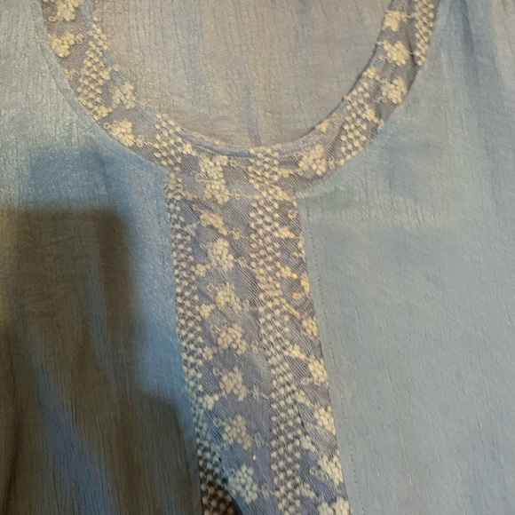 Embroided long shirt/blouse. Blue. Very pretty. - Picture 4 of 4